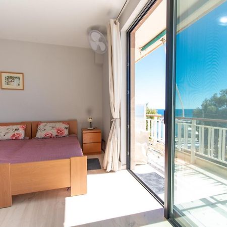 Lavish & Spacious Apt With Stunning Seaview, 10 Min Ath Airport Луца Экстерьер фото