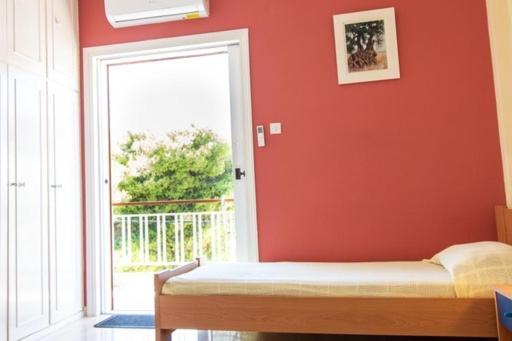 Lavish & Spacious Apt With Stunning Seaview, 10 Min Ath Airport Луца Экстерьер фото