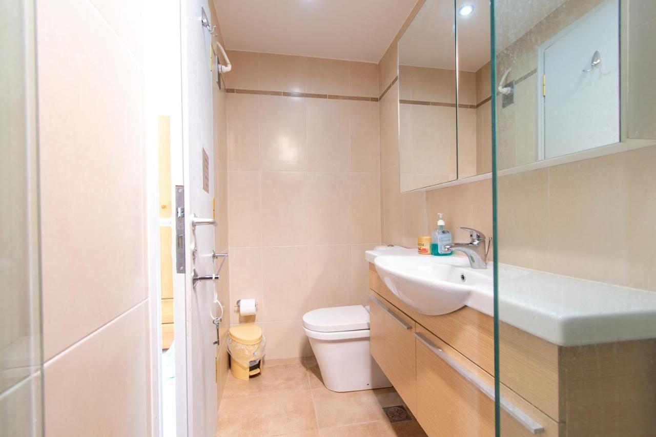 Lavish & Spacious Apt With Stunning Seaview, 10 Min Ath Airport Луца Экстерьер фото